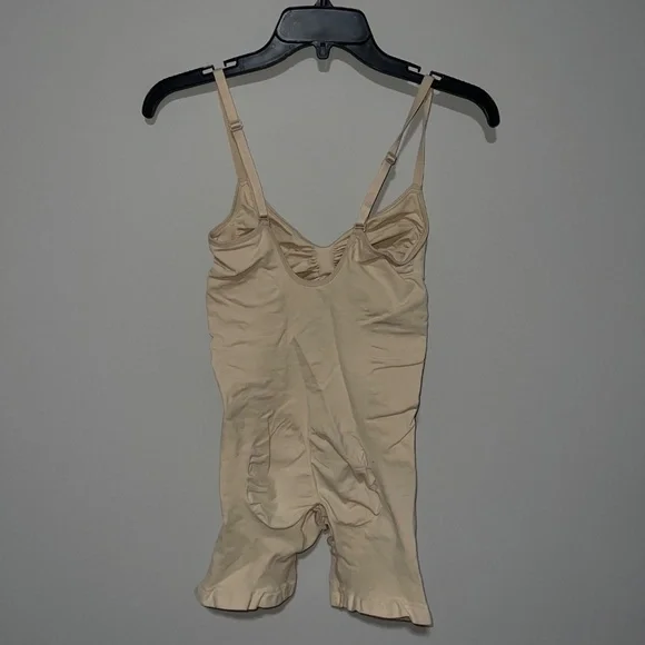 SKIMS SEAMLESS SCULPT MID THING BODYSUIT sand 3x - Picture 7 of 7